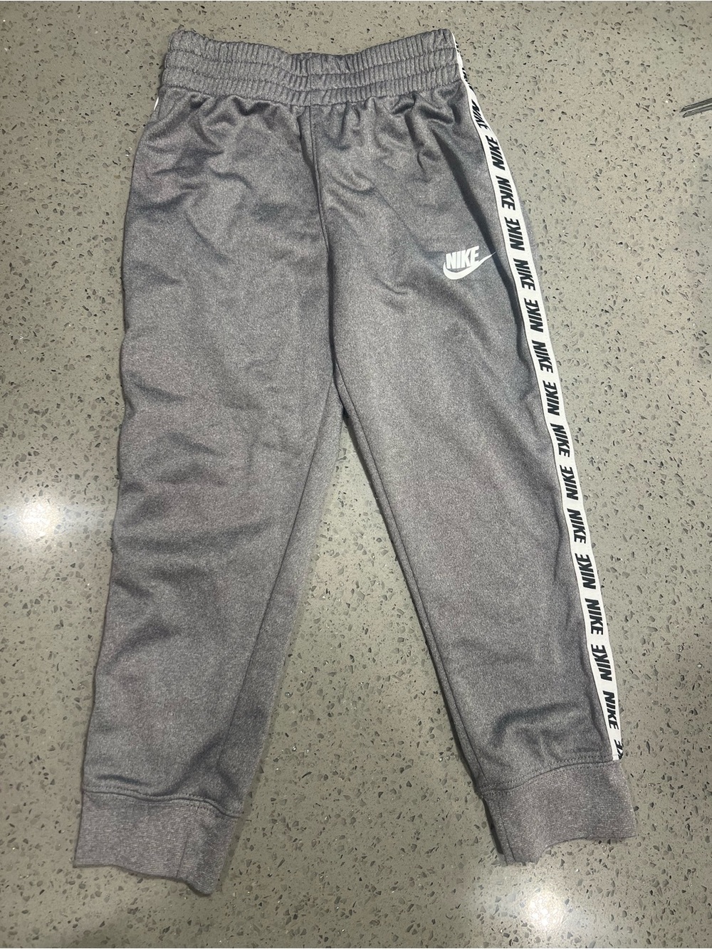 Nike Kids Gray Logo Track Jacket & Joggers Set size 5 - Picture 9 of 14